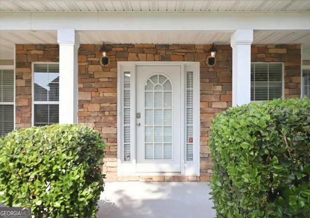 Photo 4 of Single family home for sale at 185 Arbor Lake Dr, Covington, GA 30016 | MLS# 10824406 | Listing updated on 2026-10-08