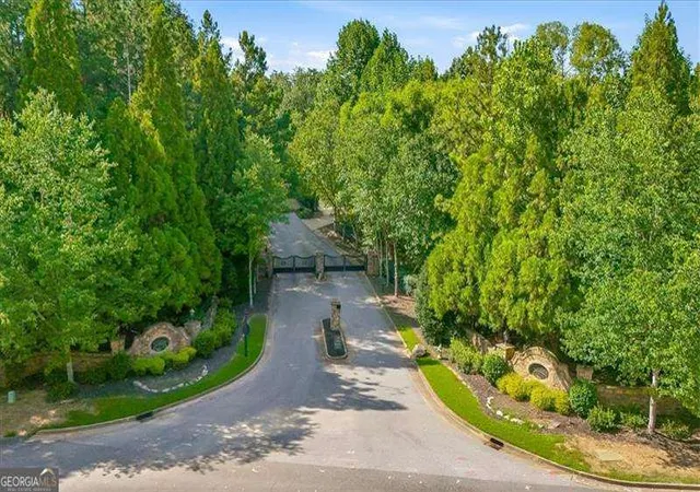 Photo 3 of Single family home for sale at 12 Somerset Ln, Cartersville, GA 30121 | MLS# 10818995 | Listing updated on 2026-08-18