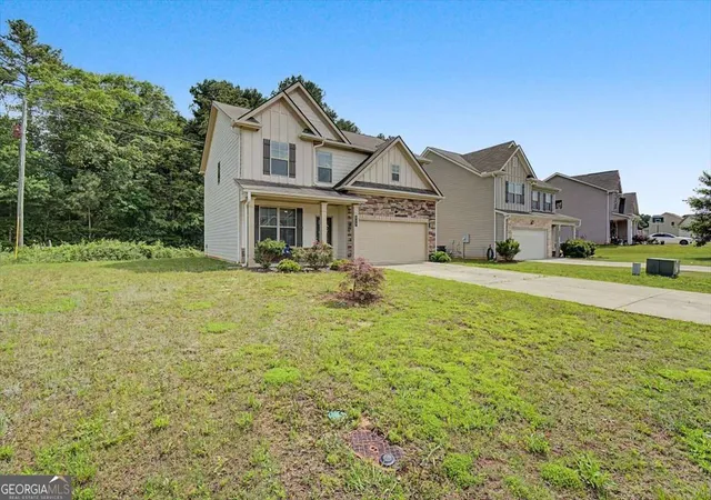 Photo 2 of Single family home for sale at 212 Mcginnis Cir, Calhoun, GA 30701 | MLS# 10776048 | Listing updated on 2026-09-14