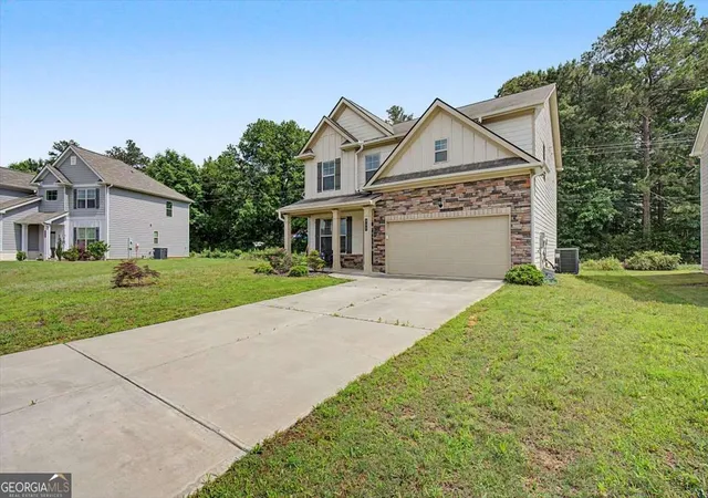 Photo 3 of Single family home for sale at 212 Mcginnis Cir, Calhoun, GA 30701 | MLS# 10776048 | Listing updated on 2026-09-14