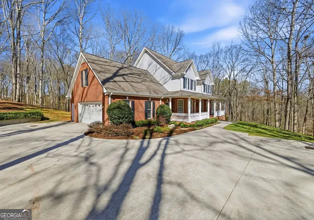 Photo 3 of Single family home for sale at 5576 Riverwalk Ct, Gainesville, GA 30506 | MLS# 10695249 | Listing updated on 2026-08-13