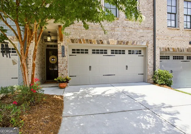 Photo 3 of Townhouse for sale at 2538 Skyland Dr Ne, Brookhaven, GA 30319 | MLS# 10826742 | Listing updated on 2026-09-26