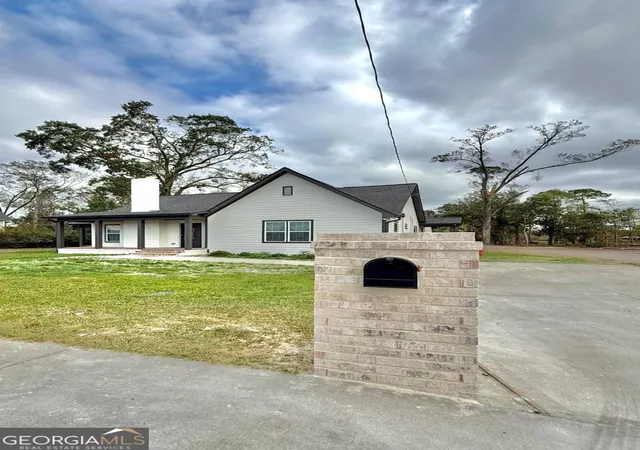 1st image of 213 Fair St, Baxley, GA 31513 | MLS# 10674265