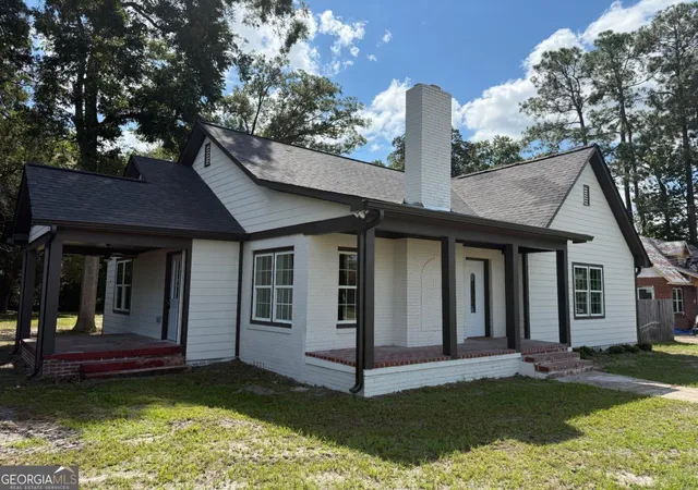 2nd image of 213 Fair St, Baxley, GA 31513 | MLS# 10674265
