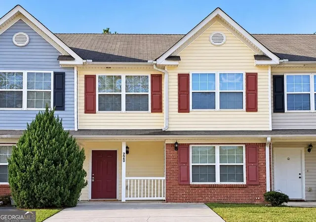 Photo 1 of Townhouse for sale at 220 Parkway Rd, Union City, GA 30291 | MLS# 10876350 | Listing updated on 2026-10-23