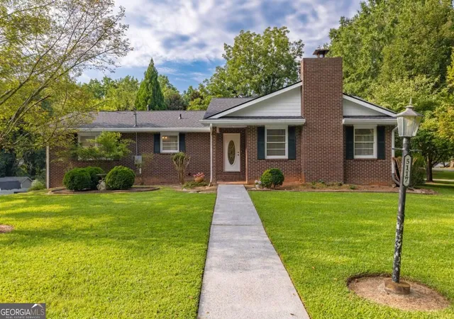 Photo 1 of Sale Pending at 5117 Lakewood Dr, Acworth, GA 30101 | MLS# 10830111 | Listing updated on 2026-09-06