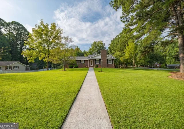 Photo 2 of Sale Pending at 5117 Lakewood Dr, Acworth, GA 30101 | MLS# 10830111 | Listing updated on 2026-09-06