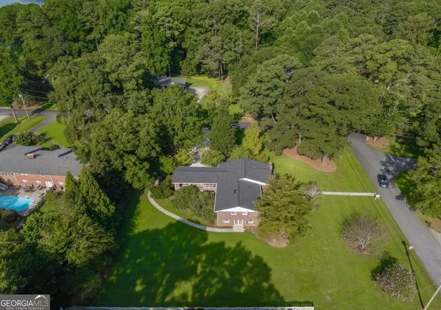 Photo 3 of Sale Pending at 5117 Lakewood Dr, Acworth, GA 30101 | MLS# 10830111 | Listing updated on 2026-09-06