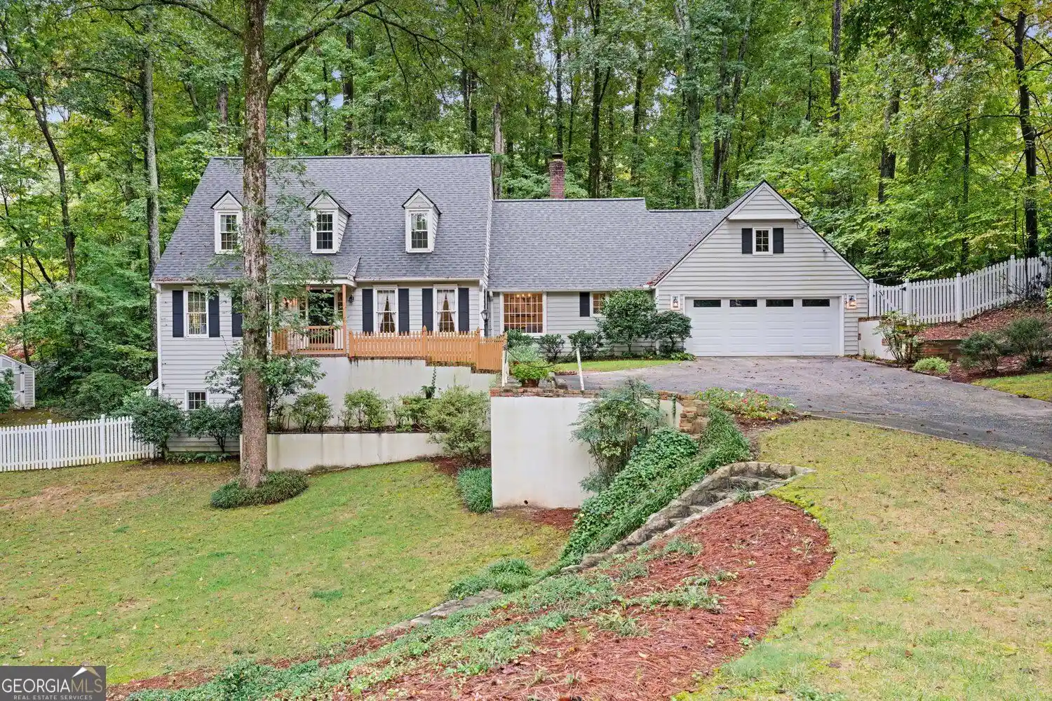 Photo 1 of Sale Pending at 260 Burdette Rd Nw, Sandy Springs, GA 30327 | MLS# 10869731 | Listing updated on 2026-10-18