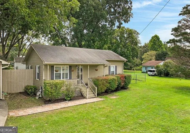 3rd image of 303 S Main Street, Adairsville, GA 30103 | MLS# 10835230