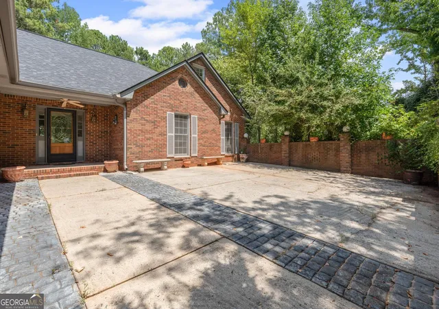 Photo 2 of Single family home for sale at 100 Ridgemont Dr, Fayetteville, GA 30215 | MLS# 10828860 | Listing updated on 2026-09-11