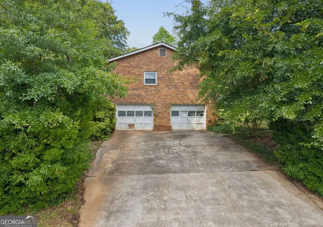 3rd image of 2438 S Hairston Rd, Decatur, GA 30035 | MLS# 10819937