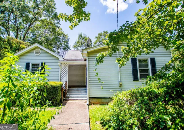 Photo 4 of Sale Pending at 53 Garrett Ln, Carrollton, GA 30117 | MLS# 10828870 | Listing updated on 2026-09-08