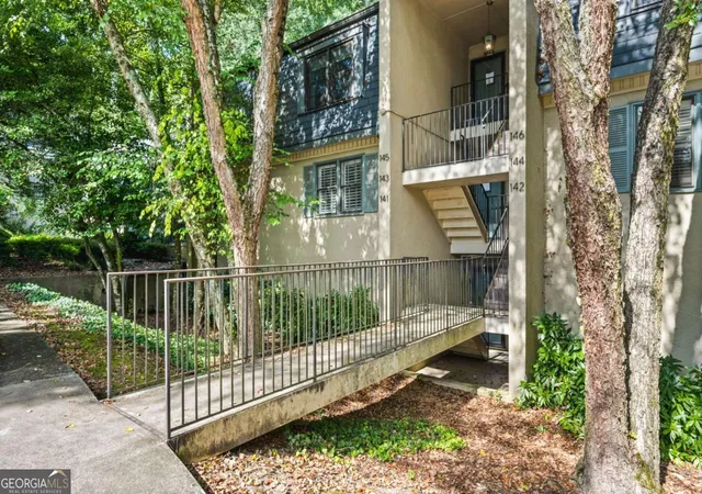 Photo 2 of Condo for sale at 141 Amherst Pl Nw, Atlanta, GA 30327 | MLS# 10811103 | Listing updated on 2026-08-06