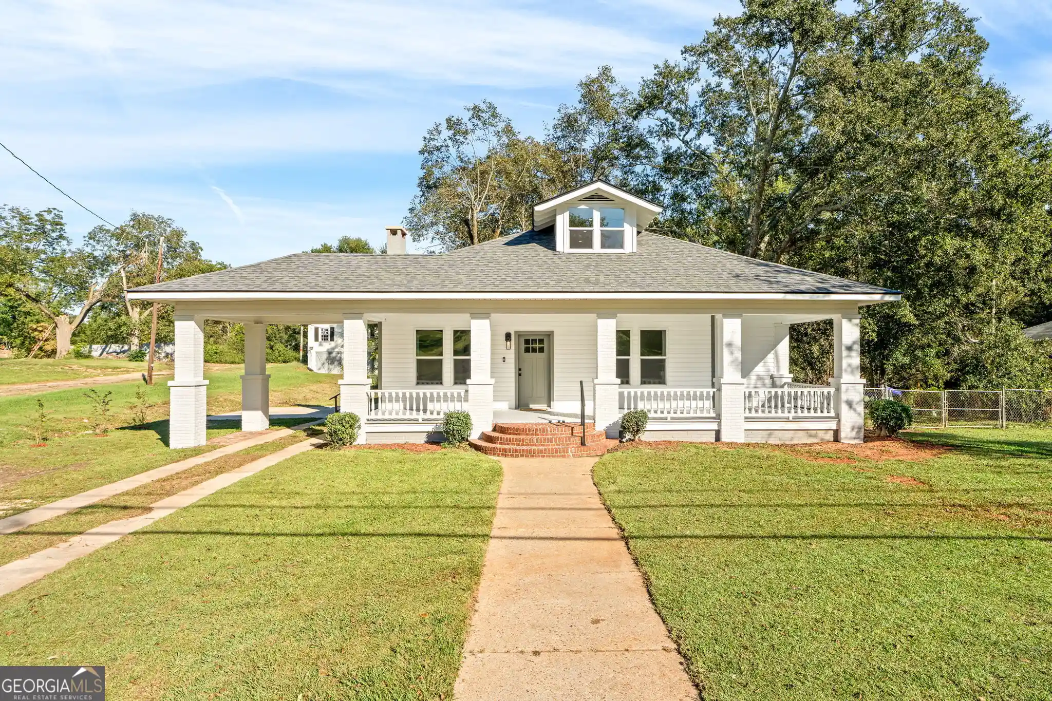 Photo 1 of Single family home for sale at 216 N Lafayette St, Lafayette, AL 36862 | MLS# 10873720 | Listing updated on 2026-10-26