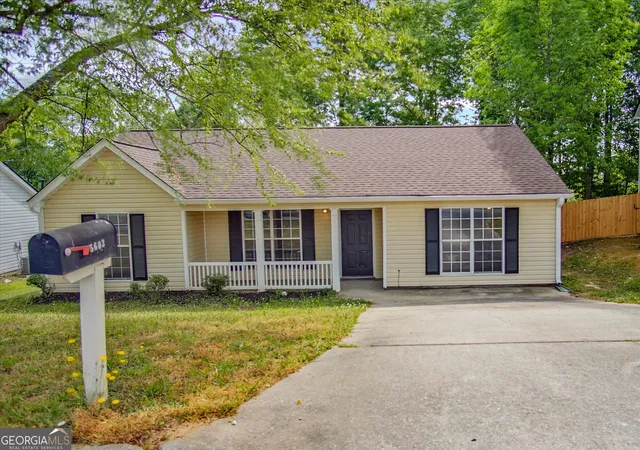 Photo 2 of Single family home for sale at 5603 Eagles Feather Ln, Riverdale, GA 30274 | MLS# 10824958 | Listing updated on 2026-08-27