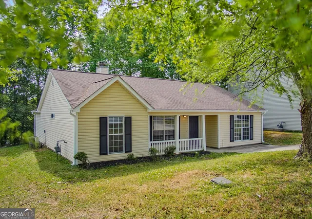 Photo 3 of Single family home for sale at 5603 Eagles Feather Ln, Riverdale, GA 30274 | MLS# 10824958 | Listing updated on 2026-08-27