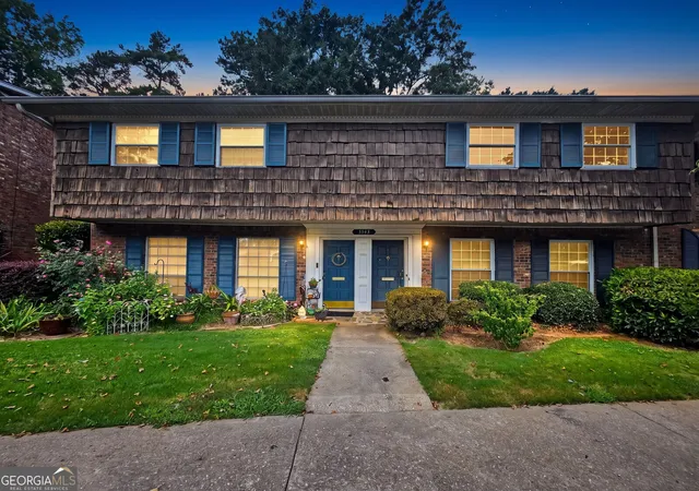 Listing Photo 2 - Condo for sale in building located at 3543 Old Chamblee Tucker Rd, Atlanta, GA 30340 - Unit #E