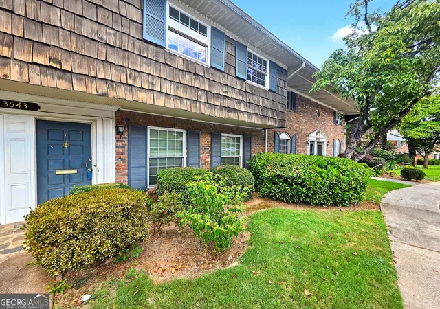 Listing Photo 3 - Condo for sale in building located at 3543 Old Chamblee Tucker Rd, Atlanta, GA 30340 - Unit #E