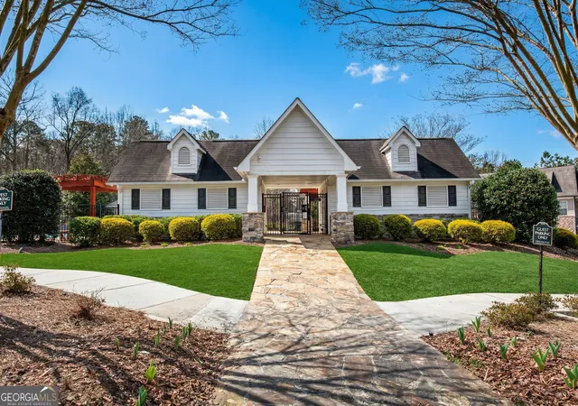 Homes for sale in Buford, GA | 3194 Cedar Glade Lane, Buford, GA 30519 | Houzeo