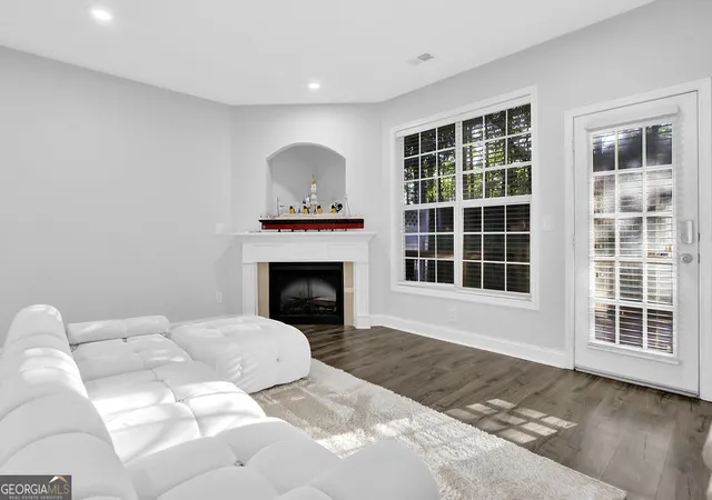 4th image of 541 Woodland Park Ter, Lawrenceville, GA 30043 | MLS# 10827520
