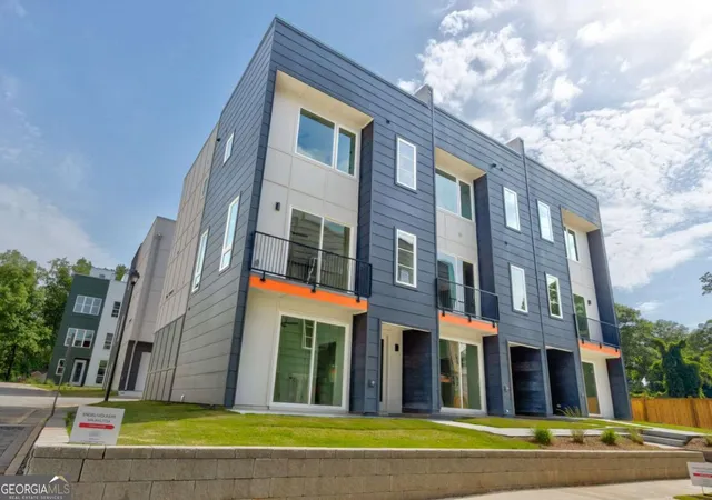 Photo 1 of Townhouse for sale at 2029 Memorial Dr #32, Atlanta, GA 30317 | MLS# 10651371 | Listing updated on 2026-05-08