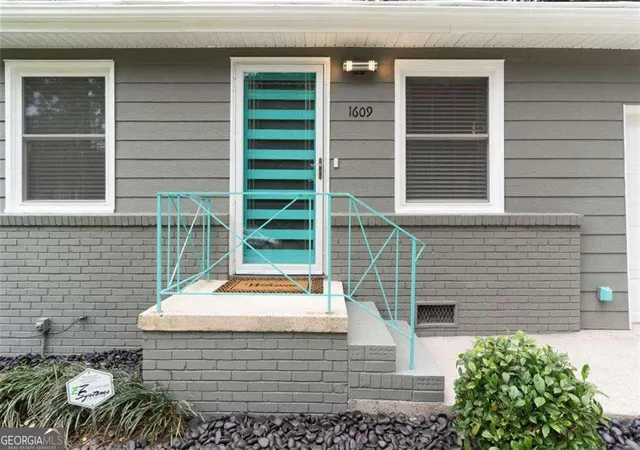 Photo 3 of Single family home for sale at 1608 Bridgeport Dr Nw, Atlanta, GA 30318 | MLS# 10824859 | Listing updated on 2026-08-27