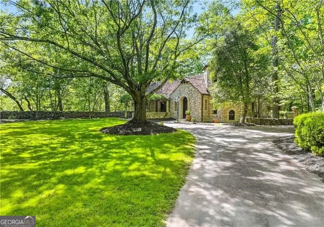 Photo 3 of Single family home for sale at 2100 W Wesley Rd, Atlanta, GA 30327 | MLS# 10643066 | Listing updated on 2026-06-11