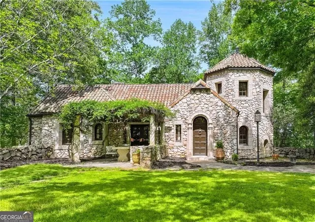 Photo 59 of Single family home for sale at 2100 W Wesley Rd, Atlanta, GA 30327 | MLS# 10643066 | Listing updated on 2026-06-11