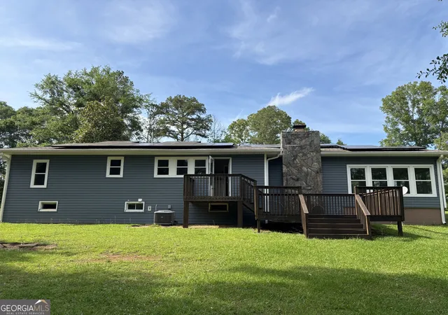 Photo 3 of Single family home for sale at 1402 Dewey St, Griffin, GA 30223 | MLS# 10830044 | Listing updated on 2026-09-21