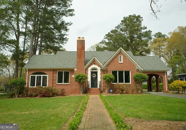 Photo 1 of Sale Pending at 10 Robin St Nw, Rome, GA 30165 | MLS# 10832673 | Listing updated on 2026-09-11
