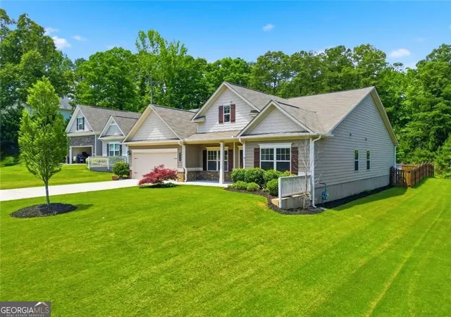 3rd image of 222 Woodford Dr, Canton, GA 30115 | MLS# 10787352