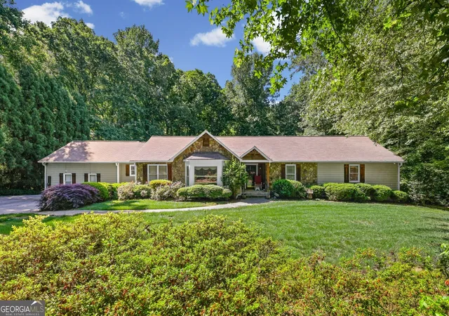Photo 1 of Single family home for sale at 1530 Woodstock Rd, Roswell, GA 30075 | MLS# 10794316 | Listing updated on 2026-08-12
