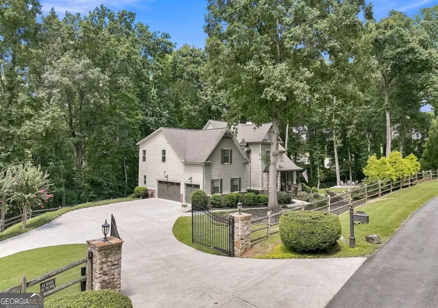 Photo 3 of Single family home for sale at 5686 Old Wilkie Rd, Gainesville, GA 30506 | MLS# 10813093 | Listing updated on 2026-09-11