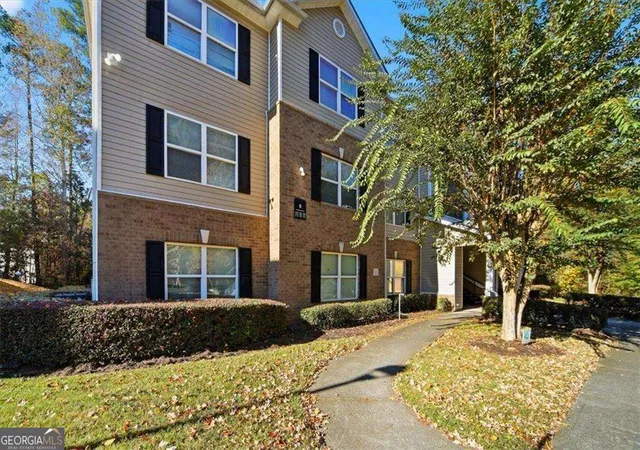 2nd image of 8201 Fairington Village Dr, Lithonia, GA 30038 | MLS# 10822479