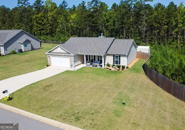 Photo 3 of Single family home for sale at 426 Riley Cir Nw, Milledgeville, GA 31061 | MLS# 10829223 | Listing updated on 2026-09-20