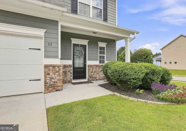 3rd image of 117 Thomaston St, Newnan, GA 30263 | MLS# 10818307