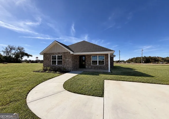 Single family home for sale at 108 Parker Pl, Lyons, GA 30436 | MLS# 10811992