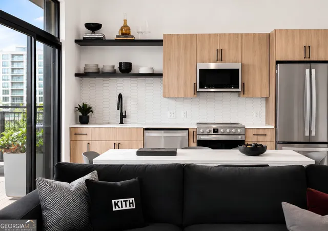Photo 3 of Condo for sale at 567 Ponce De Leon Ave #414, Atlanta, GA 30308 | MLS# 10829850 | Listing updated on 2026-10-08
