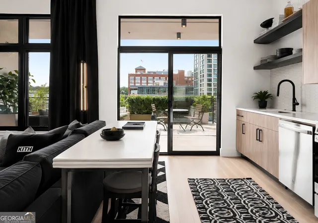 Photo 4 of Condo for sale at 567 Ponce De Leon Ave #414, Atlanta, GA 30308 | MLS# 10829850 | Listing updated on 2026-10-08
