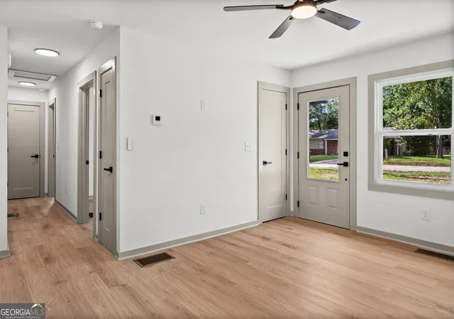 Photo 3 of Single family home for sale at 1111 Parkview Dr, Griffin, GA 30224 | MLS# 10833398 | Listing updated on 2026-10-18