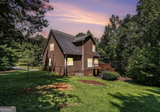 Photo 3 of Single family home for sale at 5142 Spring Glen Ct, Douglasville, GA 30135 | MLS# 10834315 | Listing updated on 2026-09-29