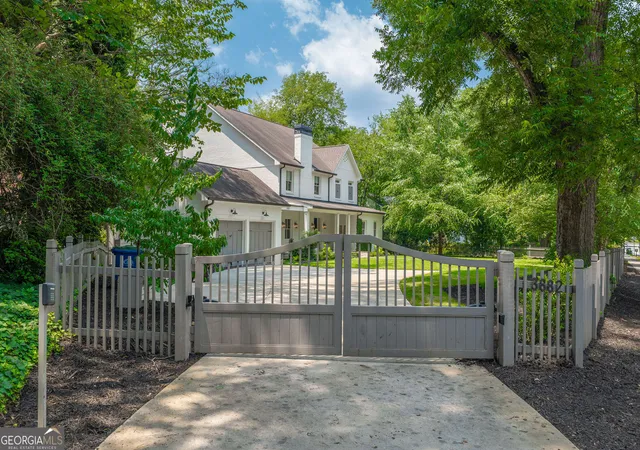 Photo 3 of Single family home for sale at 3882 Wieuca Rd, Atlanta, GA 30342 | MLS# 10817307 | Listing updated on 2026-08-15