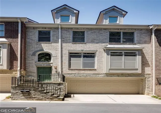 Photo 3 of Townhouse for sale at 5561 Julian Pl, Sandy Springs, GA 30342 | MLS# 10815452 | Listing updated on 2026-08-27