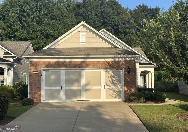 Photo 2 of Single family home for sale at 6372 Rockpoint Ln, Hoschton, GA 30548 | MLS# 10761850 | Listing updated on 2026-10-04