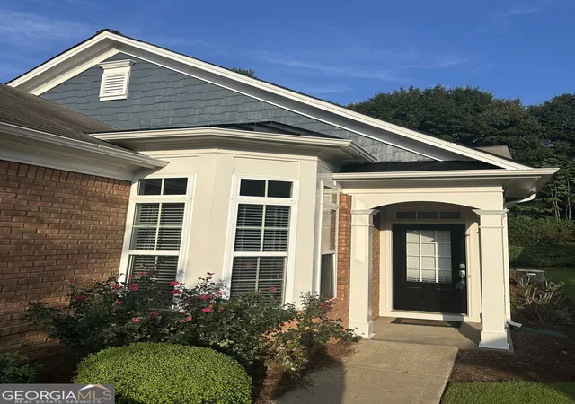 Photo 3 of Single family home for sale at 6372 Rockpoint Ln, Hoschton, GA 30548 | MLS# 10761850 | Listing updated on 2026-10-04