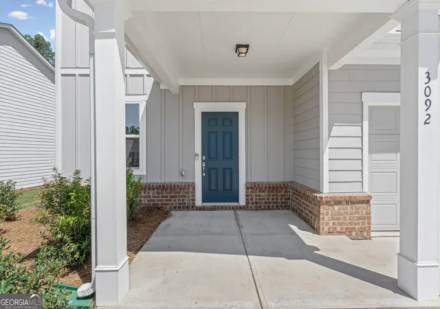 Photo 3 of Sale Pending at 3092 Orwell Dr, Gainesville, GA 30507 | MLS# 10759182 | Listing updated on 2026-08-14
