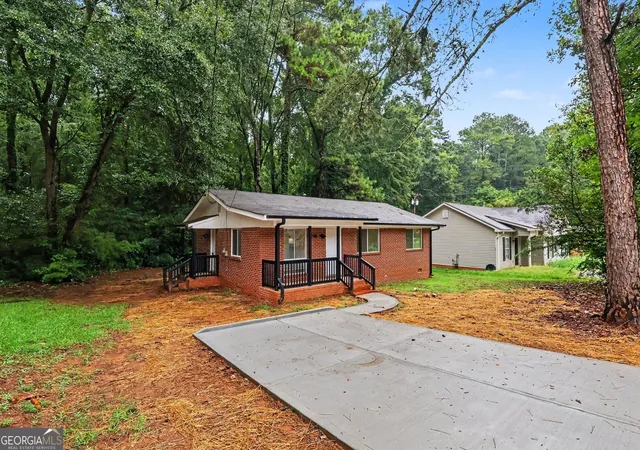 Photo 1 of Single family home for sale at 6186 Green Acres Dr Sw, Covington, GA 30014 | MLS# 10826131 | Listing updated on 2026-09-07