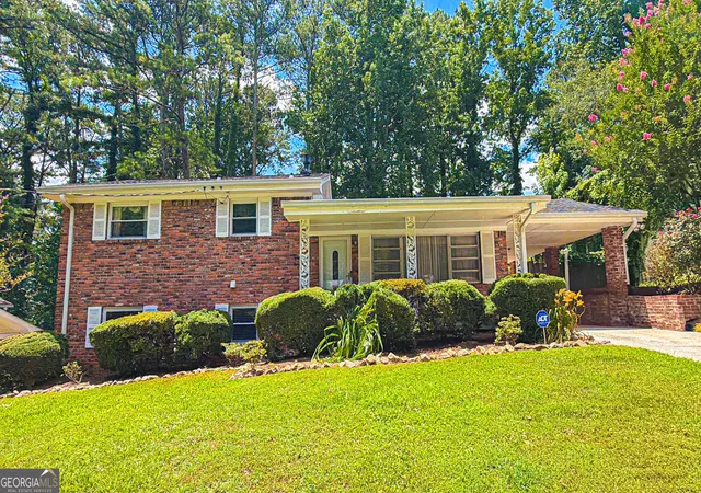 Photo 3 of Sale Pending at 3418 Valley Ridge Ter Sw, Atlanta, GA 30331 | MLS# 10798428 | Listing updated on 2026-09-11