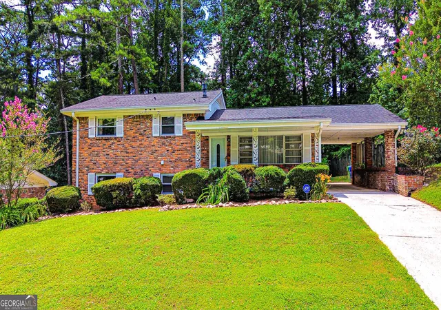 Photo 4 of Sale Pending at 3418 Valley Ridge Ter Sw, Atlanta, GA 30331 | MLS# 10798428 | Listing updated on 2026-09-11